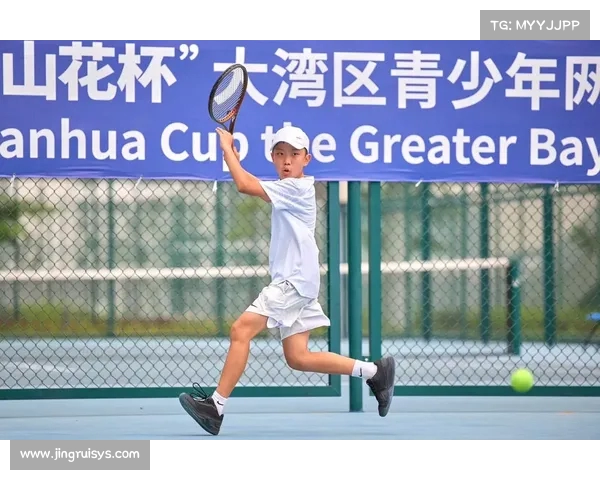 网球比赛小组赛激烈展开 精英选手角逐晋级名额挑战极限